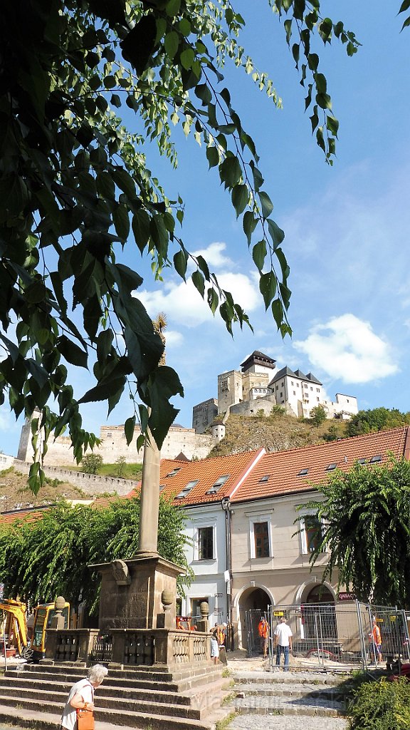 P1050242 (2).JPG - Trencin, centro storico.
